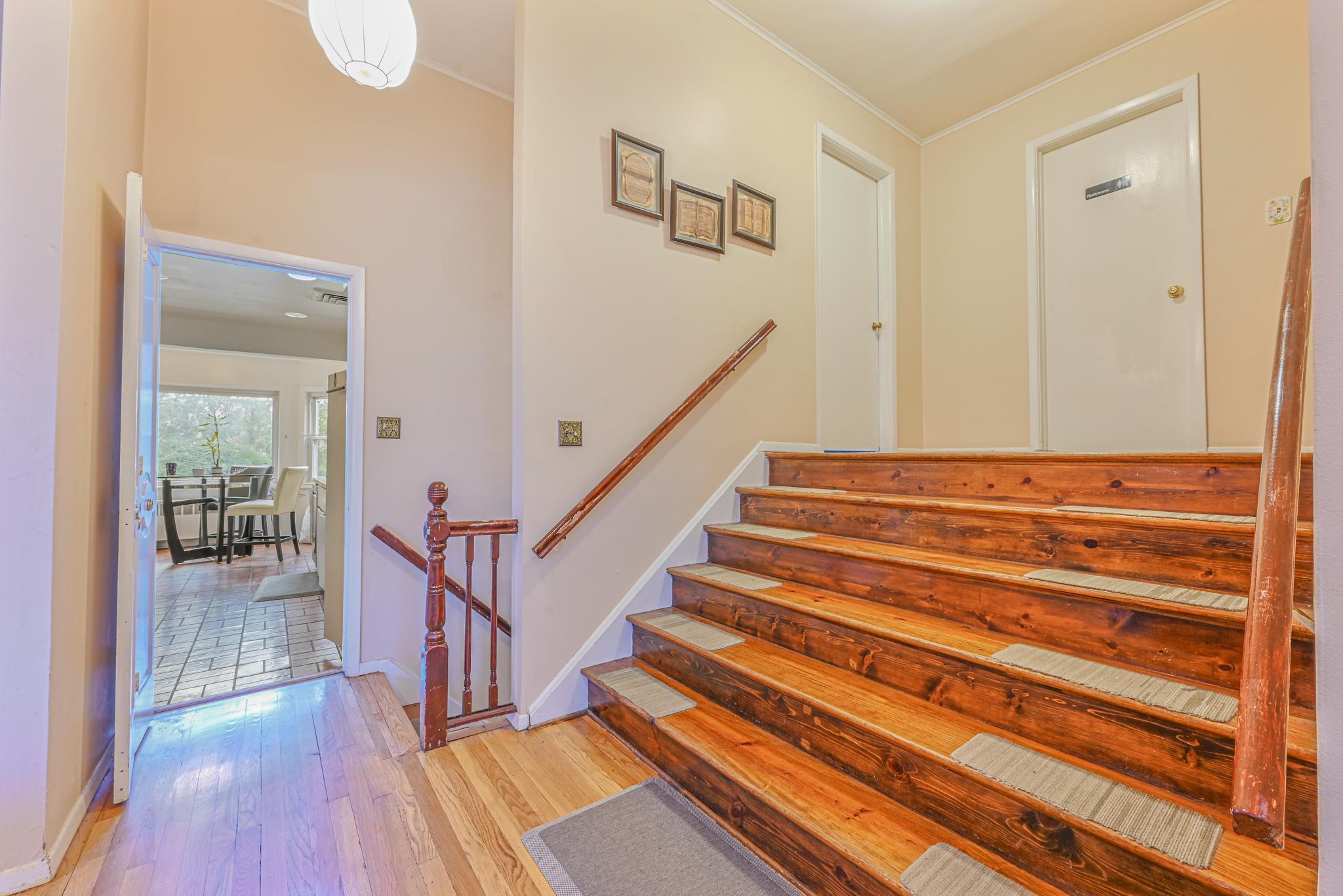 216 Birch Drive, New Hyde Park, New York image 14