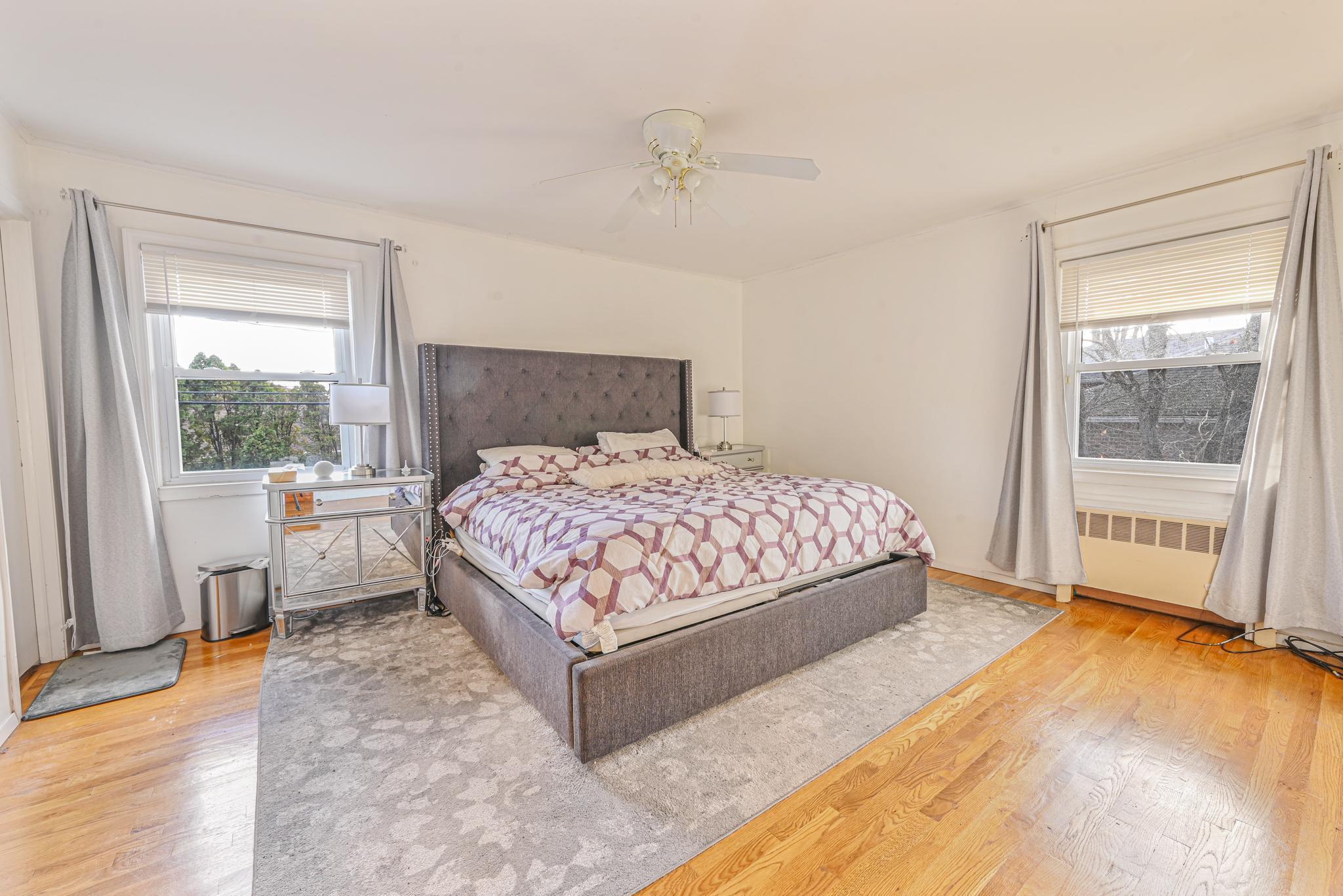 216 Birch Drive, New Hyde Park, New York image 15