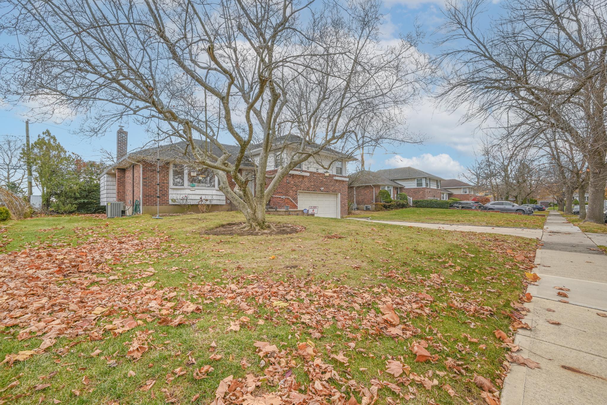 216 Birch Drive, New Hyde Park, New York image 3