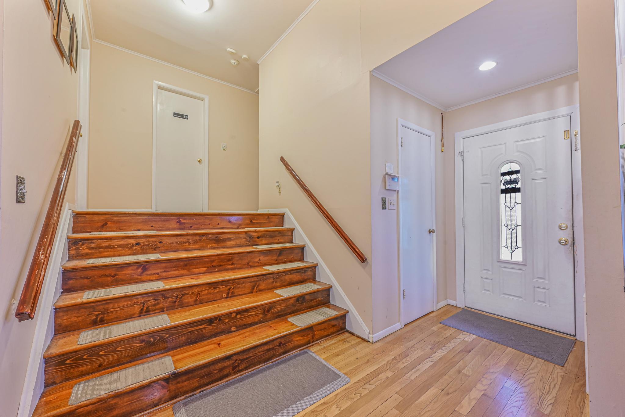 216 Birch Drive, New Hyde Park, New York image 4