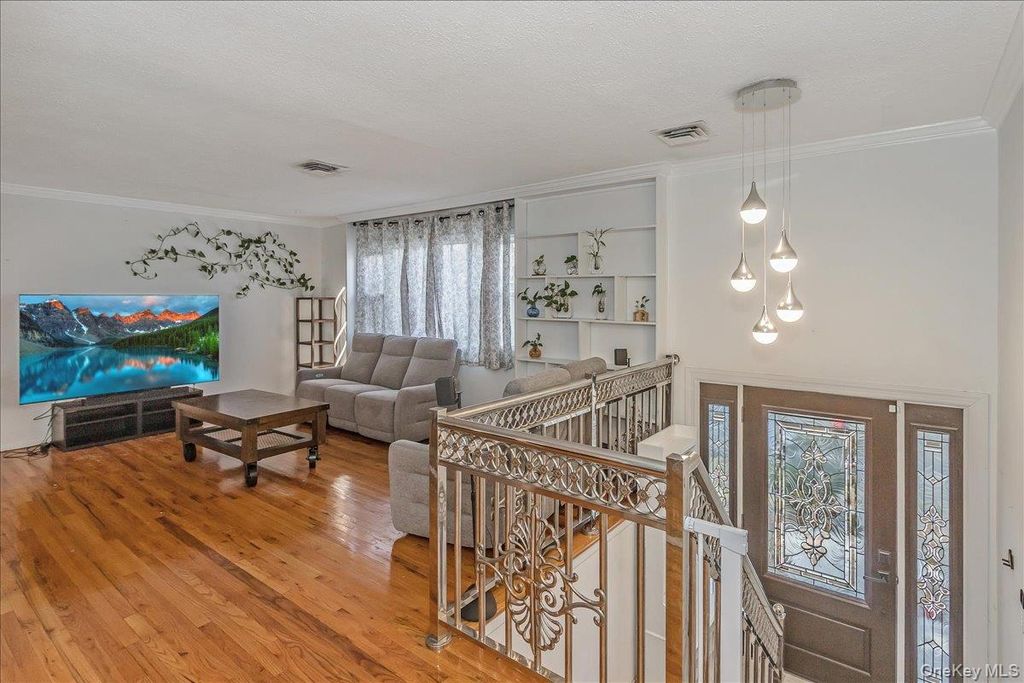 Photo of 93 Searingtown Road, Albertson, NY 11507 (MLS # 942780)