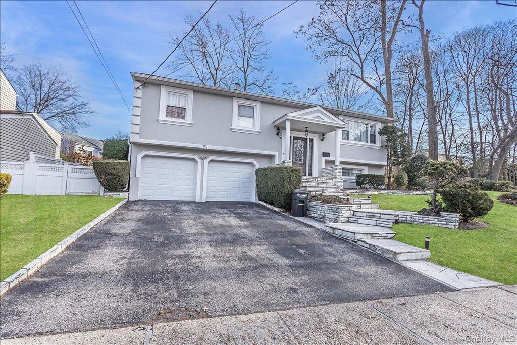 Photo of 93 Searingtown Road, Albertson, NY 11507 (MLS # 942780)