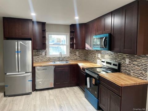 Central Islip, NY 11722