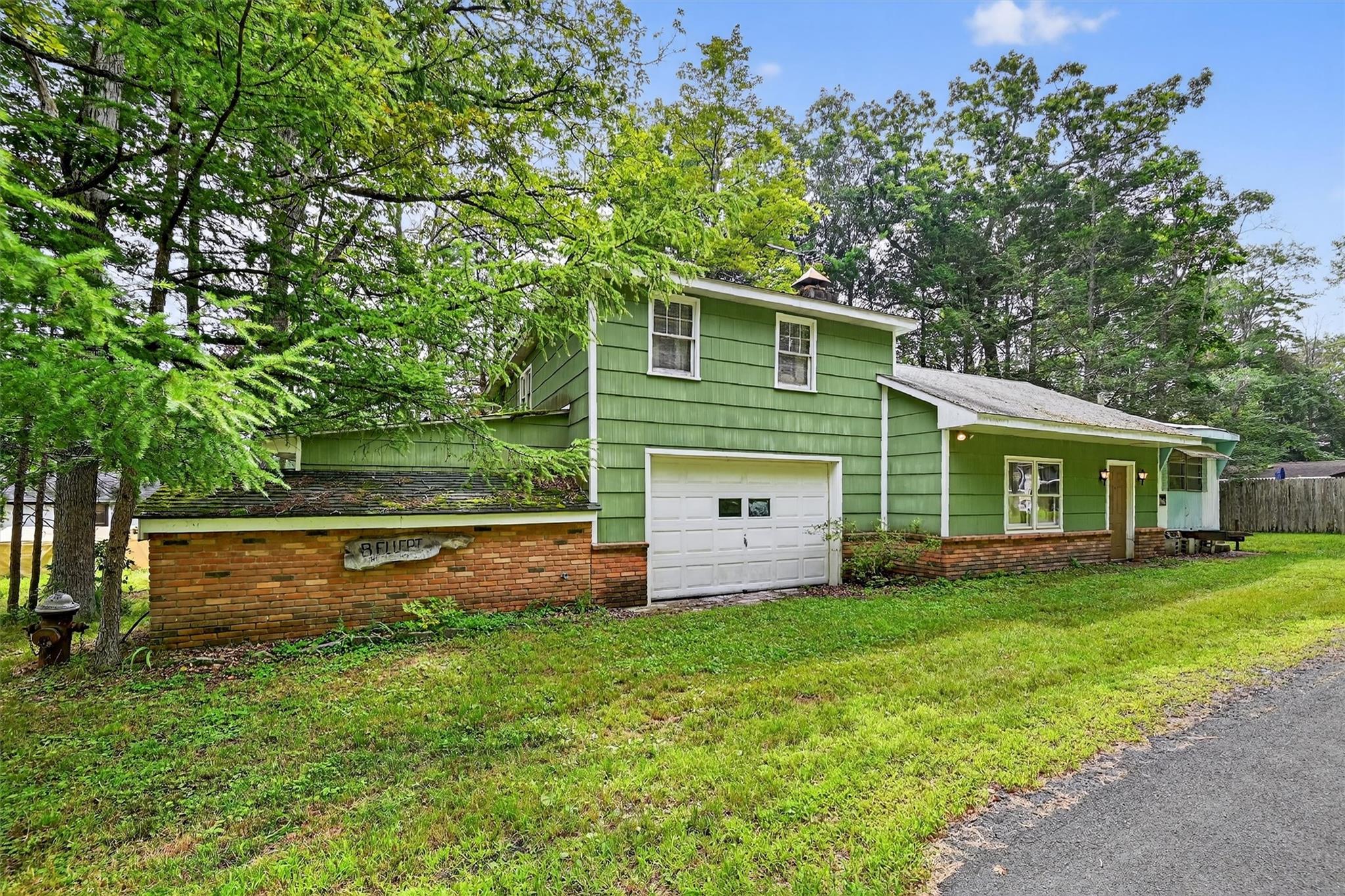102 Delaware Trail