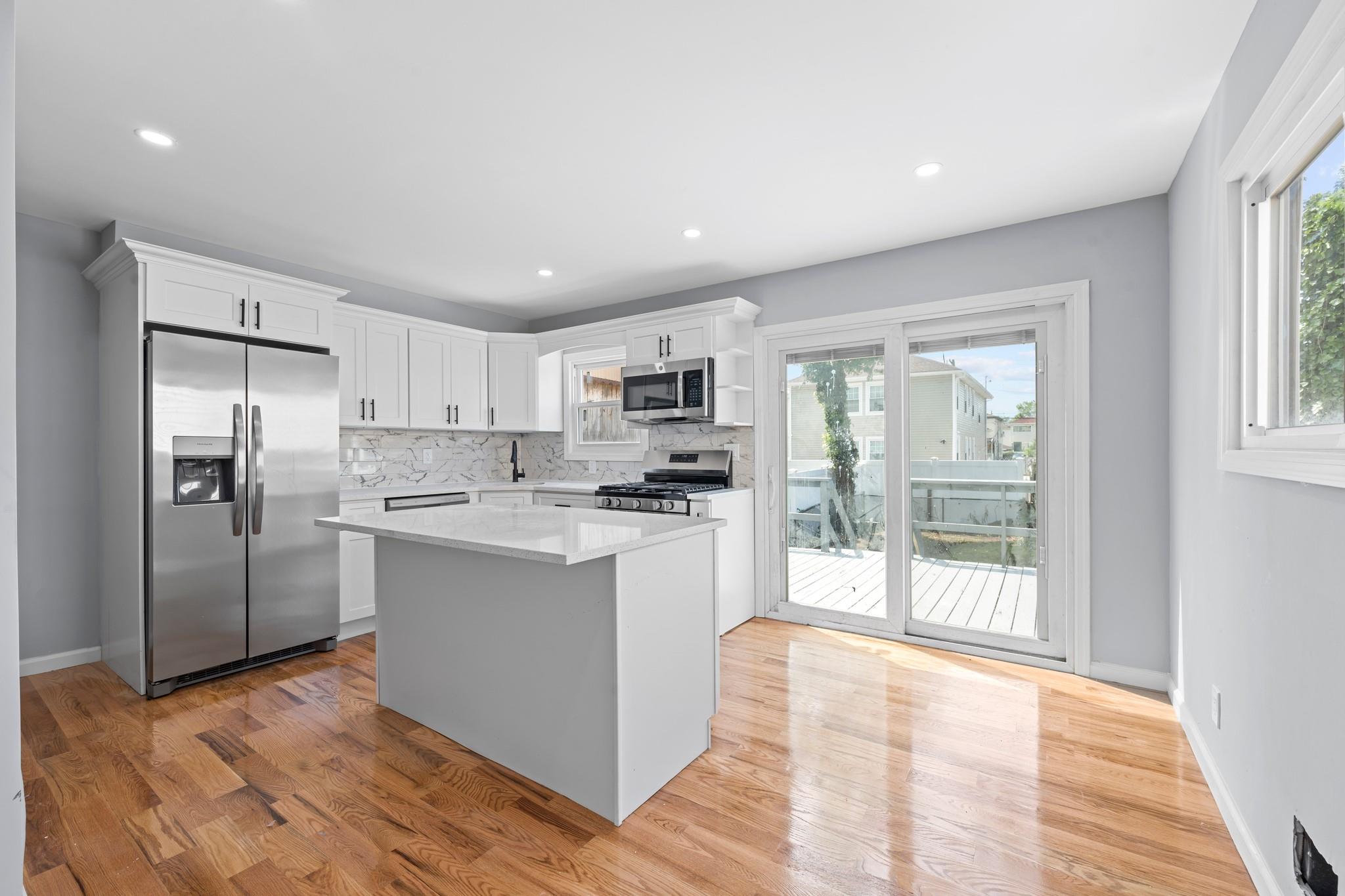 148th Road, Rosedale, Queens, NY - 3 Bedrooms  
3 Bathrooms  
12 Rooms - 
