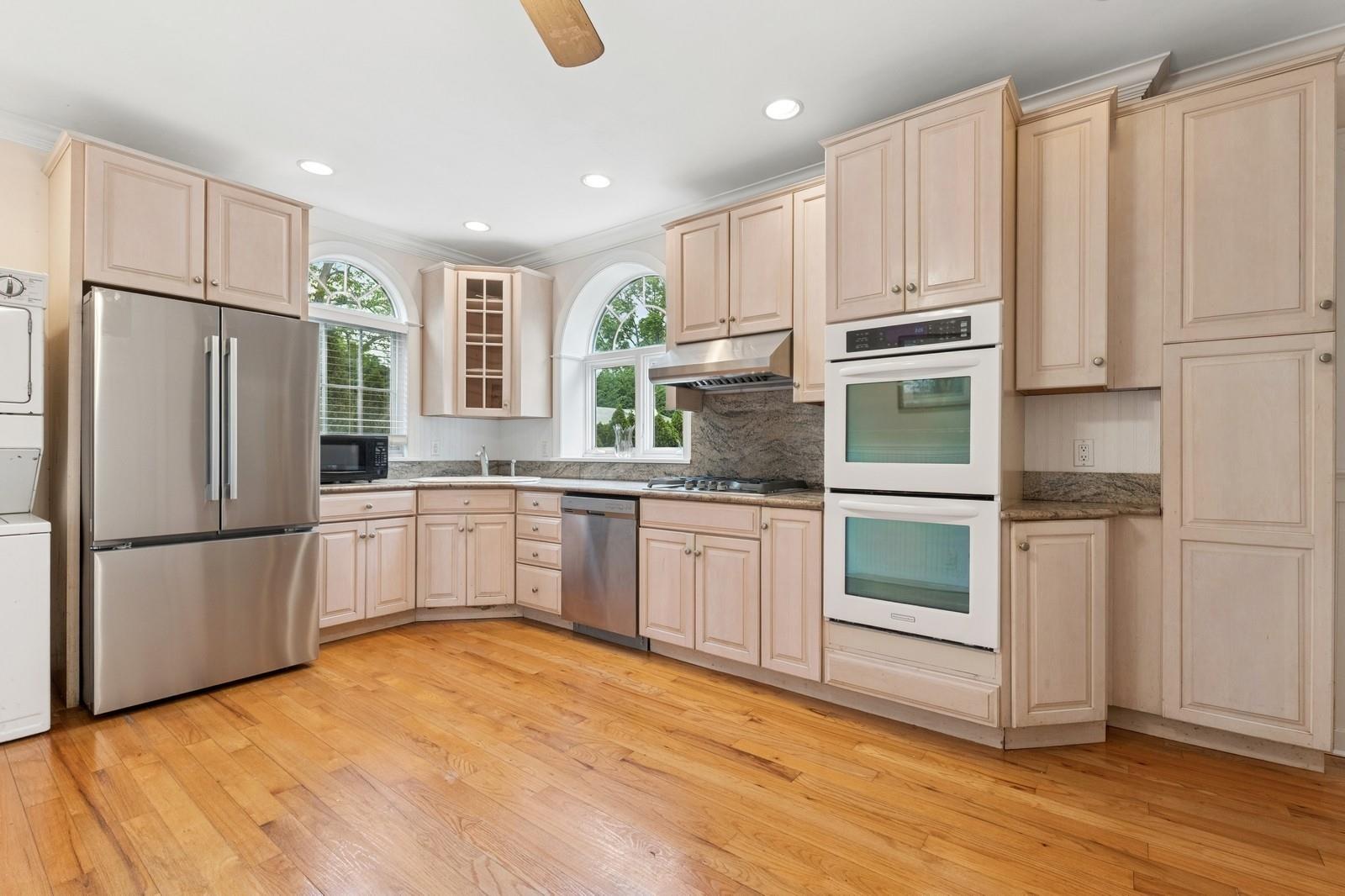 57 Maple Av. Ave, Bay Shore, New York image 18