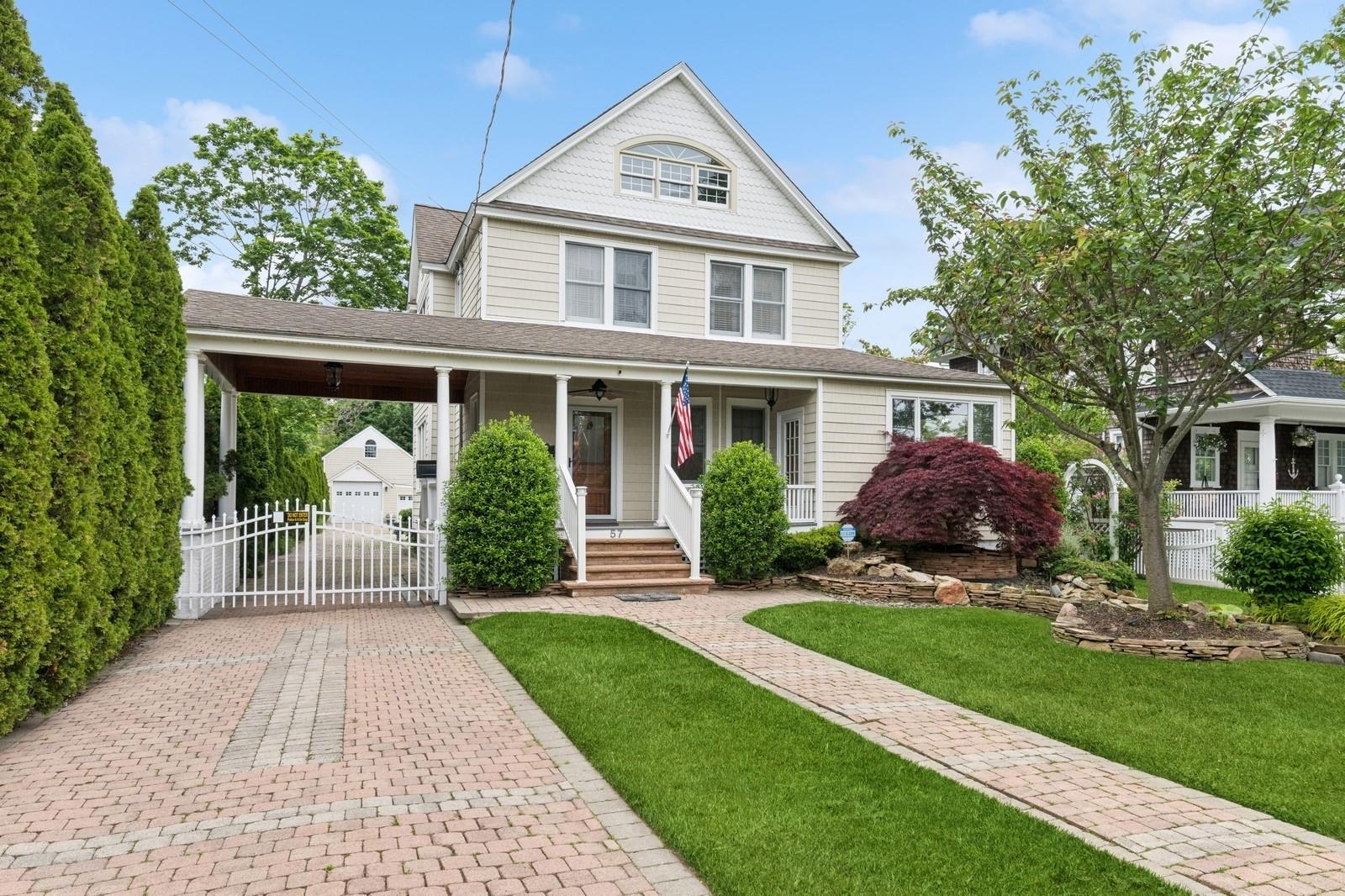 57 Maple Av. Ave, Bay Shore, New York image 3