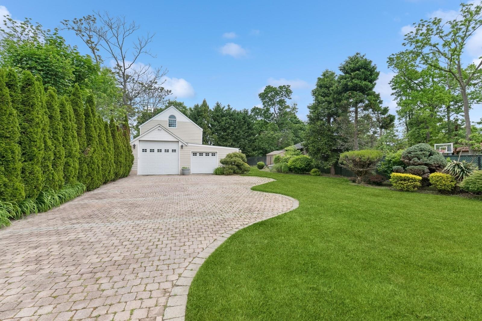 57 Maple Av. Ave, Bay Shore, New York image 43