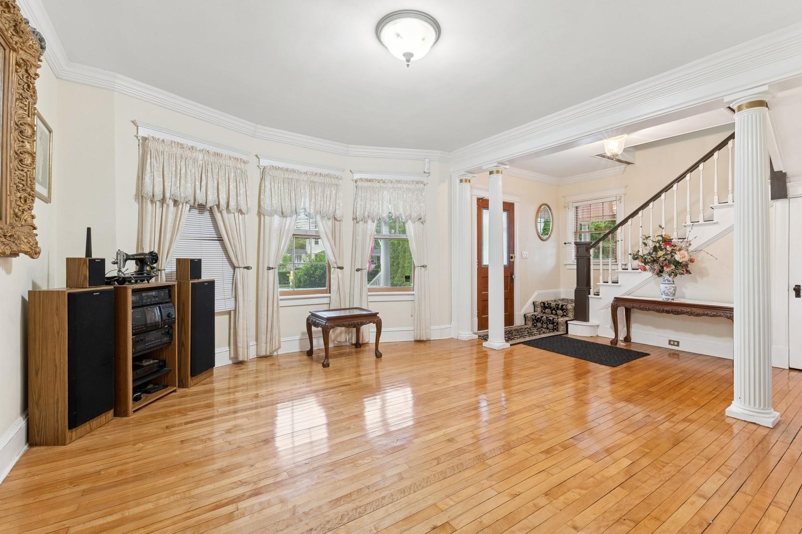 57 Maple Av. Ave, Bay Shore, New York image 9