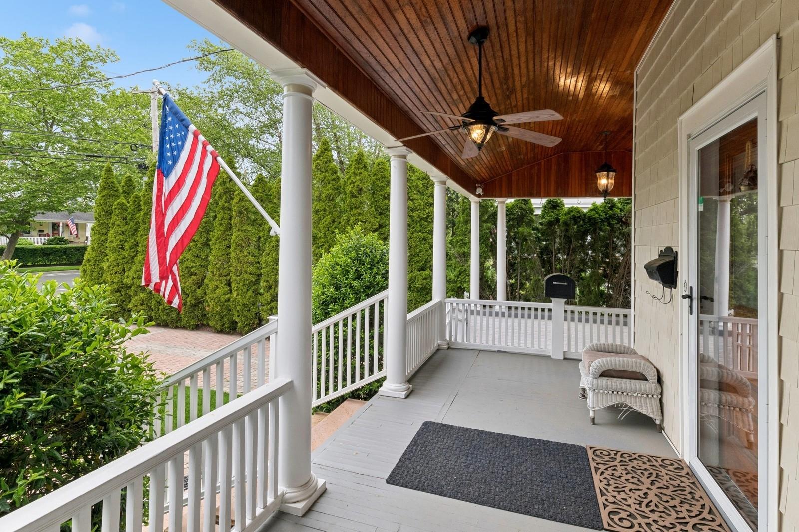 57 Maple Av. Ave, Bay Shore, New York image 4