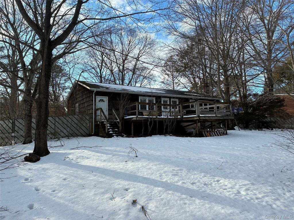 Photo of 429 Robinson Avenue, East Patchogue, NY 11772 (MLS # 967615)