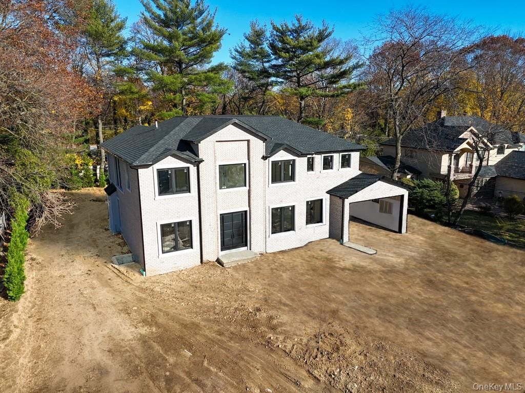 Photo of 97 Parkway Drive, Roslyn Heights, NY 11577 (MLS # 938844)
