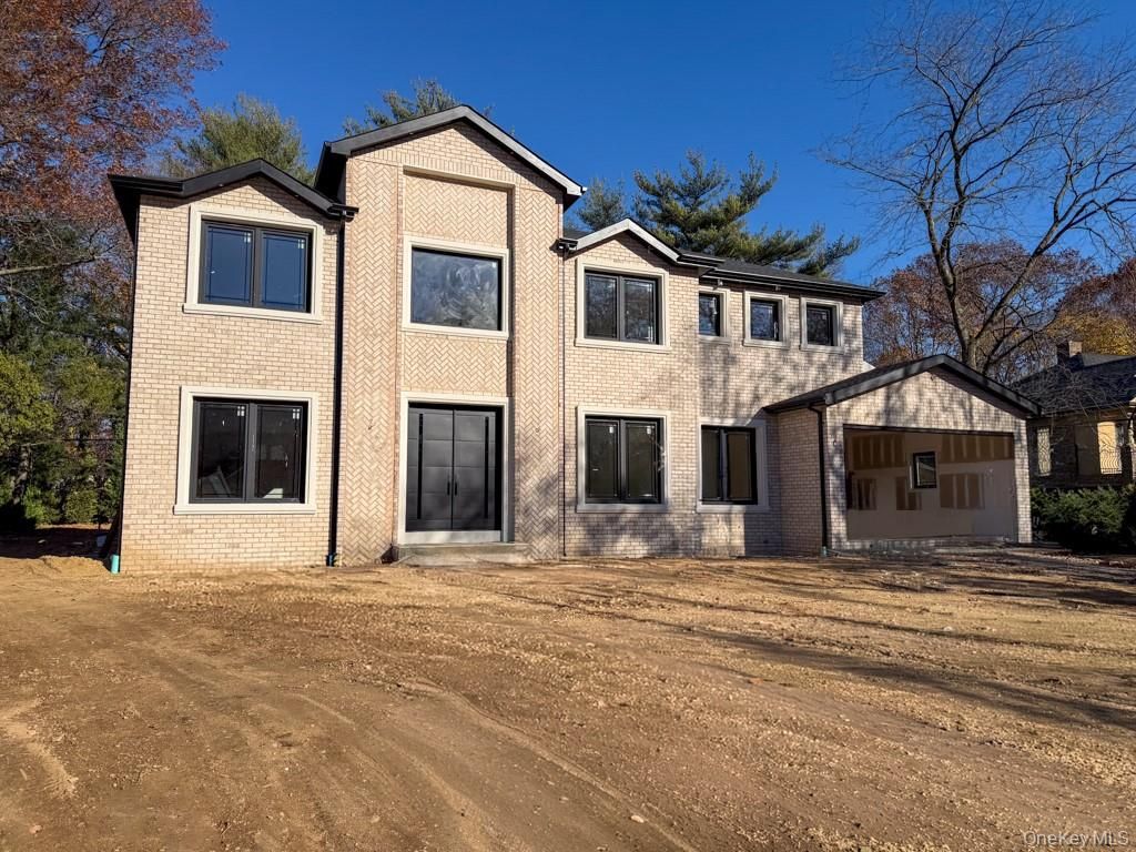 Photo of 97 Parkway Drive, Roslyn Heights, NY 11577 (MLS # 938844)