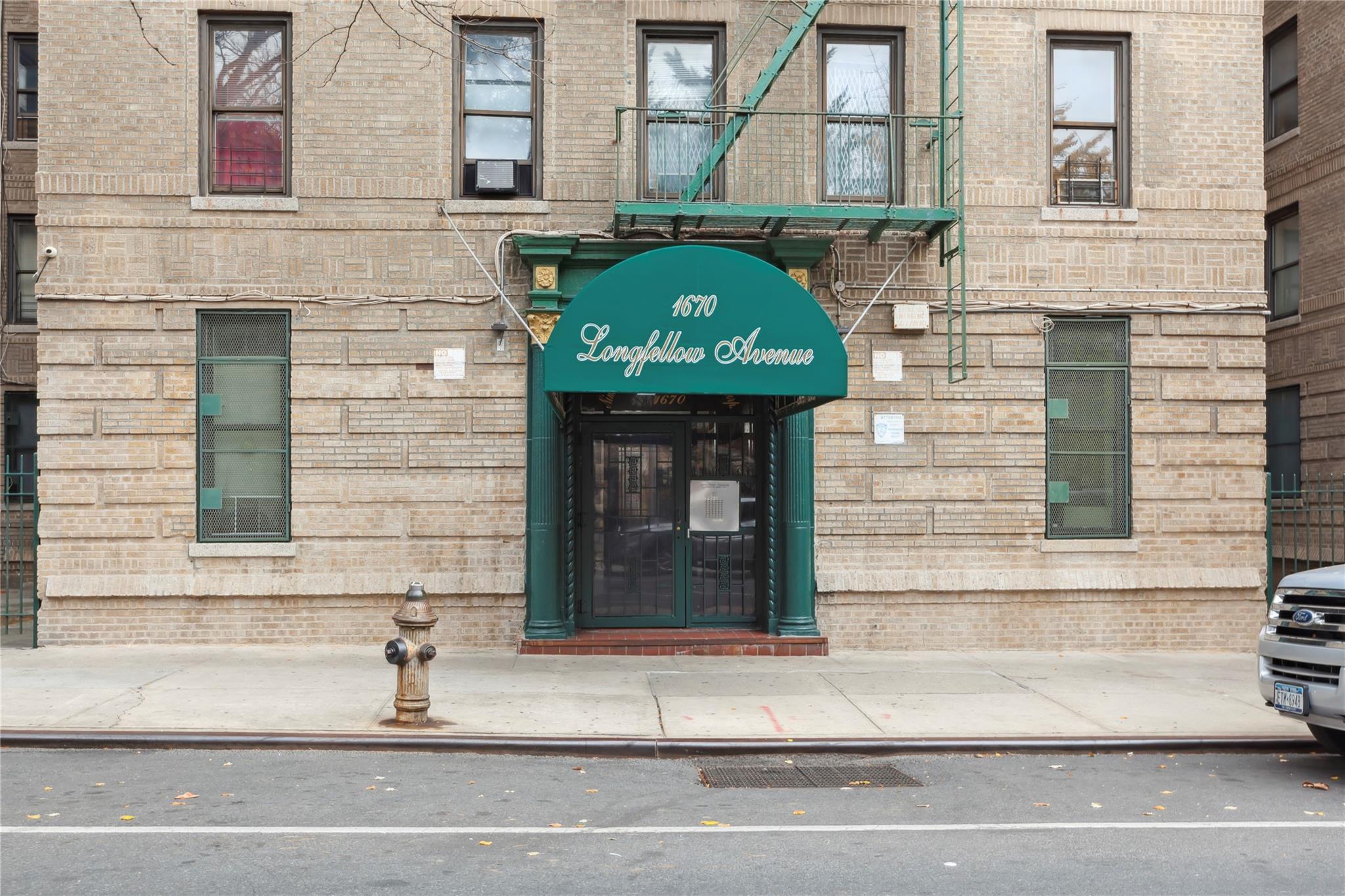 Longfellow Ave Avenue 4B, Bronx, New York - 1 Bedrooms  
1 Bathrooms  
3 Rooms - 