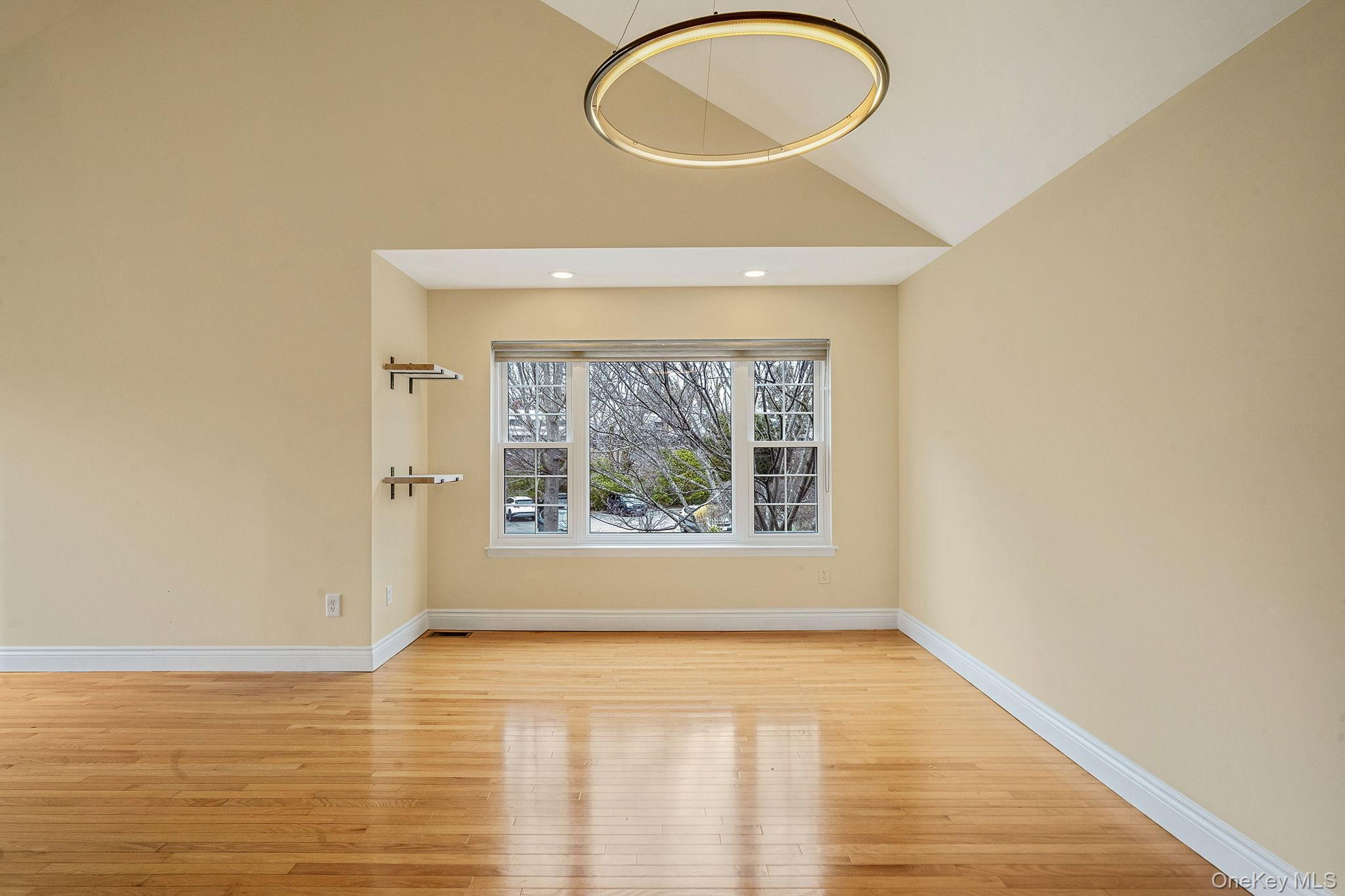 12 Greenmeadow Drive 12