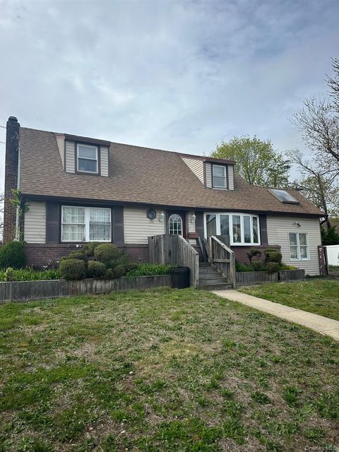 Homes For Sale - 512 Leader Avenue<br/> Babylon, NY 11703