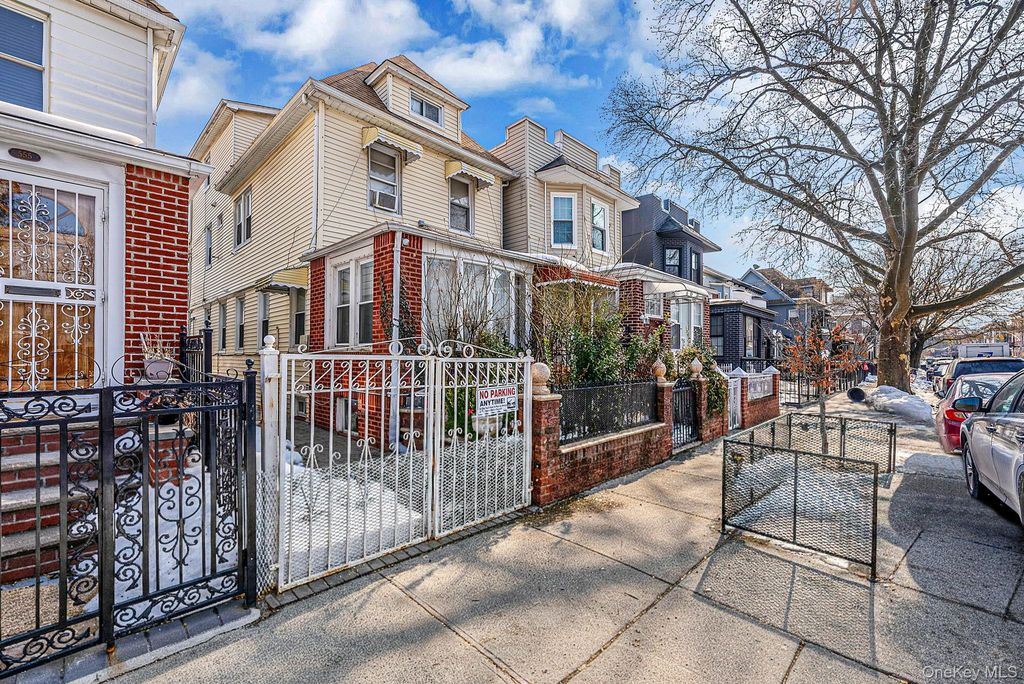 Photo of 559 E 28th Street, Brooklyn, NY 11210 (MLS # 963098)