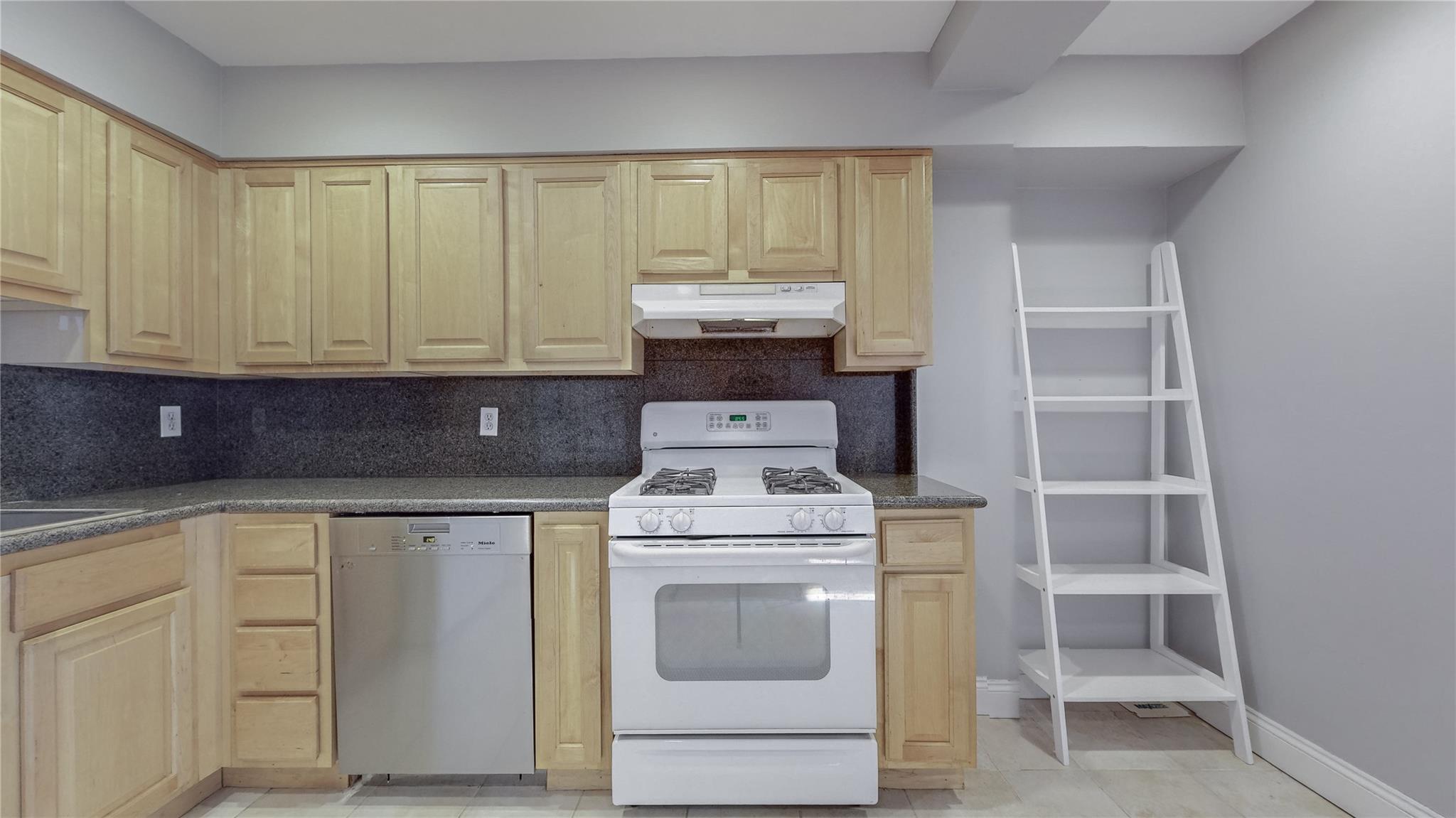 83-71 116th Street #7B, Kew Gardens, Florida image 6