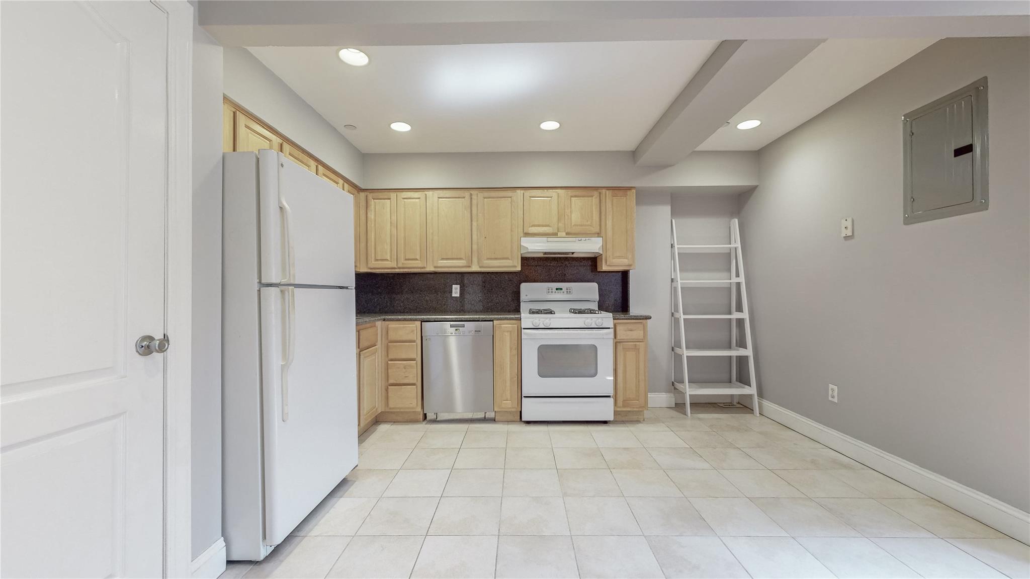 83-71 116th Street #7B, Kew Gardens, Florida image 5