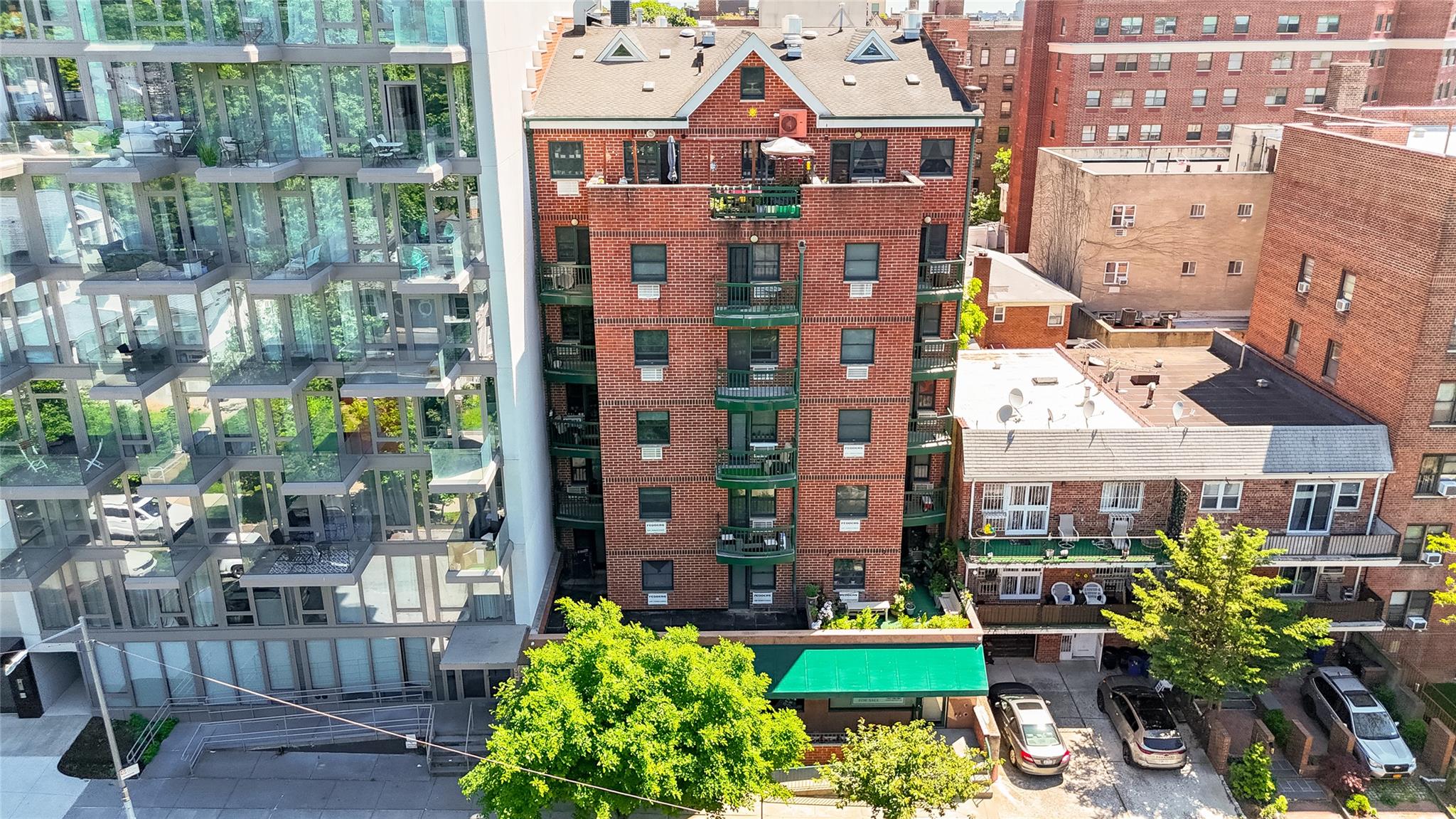 116th Street 7B, Kew Gardens, Queens, NY - 1 Bedrooms  
1 Bathrooms  
5 Rooms - 