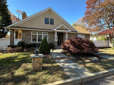 16 Oriole Place Farmingville NY 11738