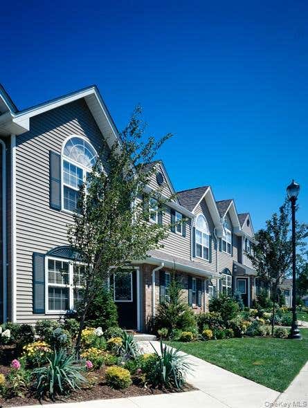 Apartment For Rent - 300 Overlook Drive #50<br/> Farmingville, NY 11738