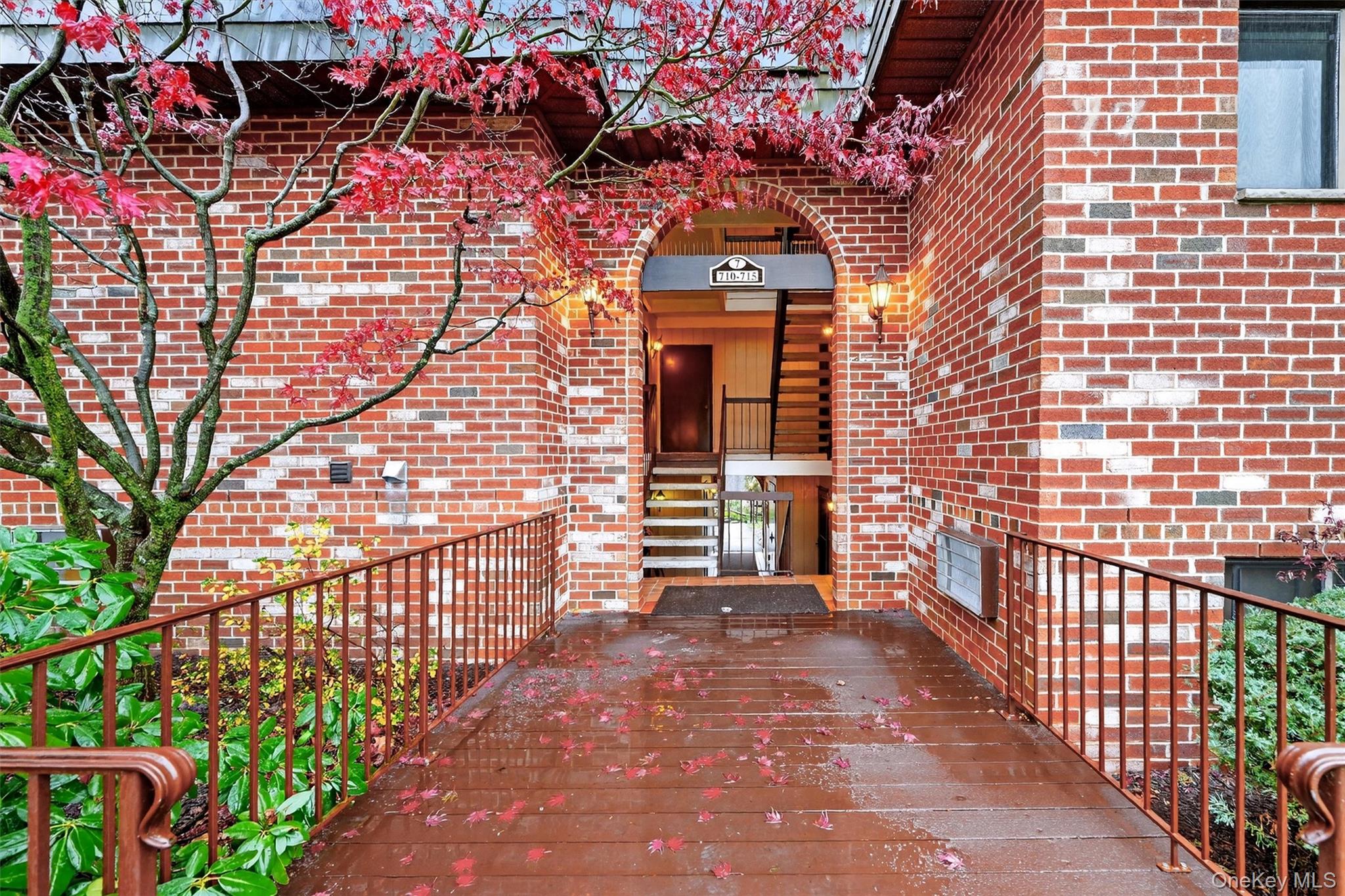 7 Briarcliff Drive S 13