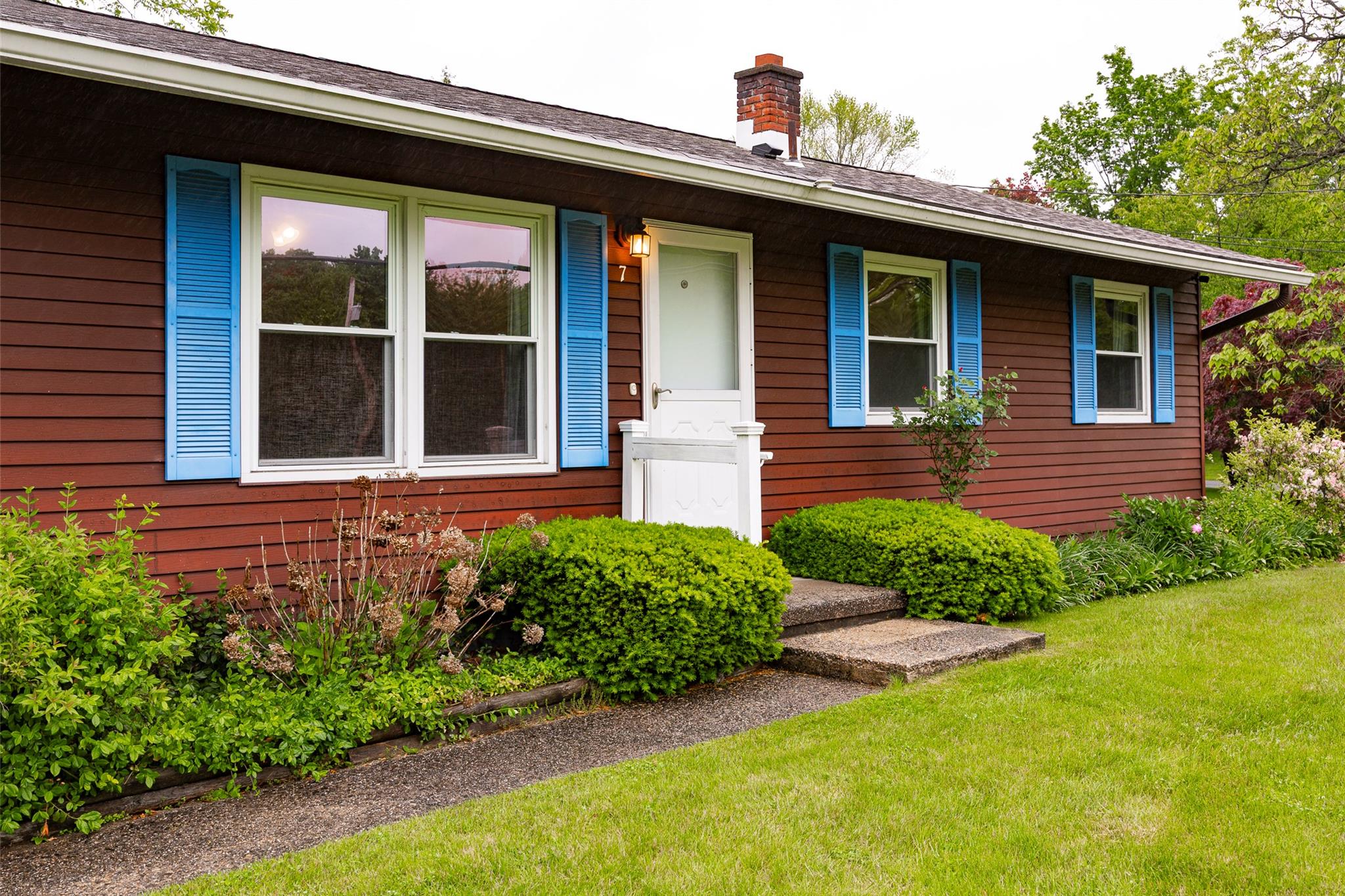 7 Sycamore Drive, Hyde Park, New York image 2