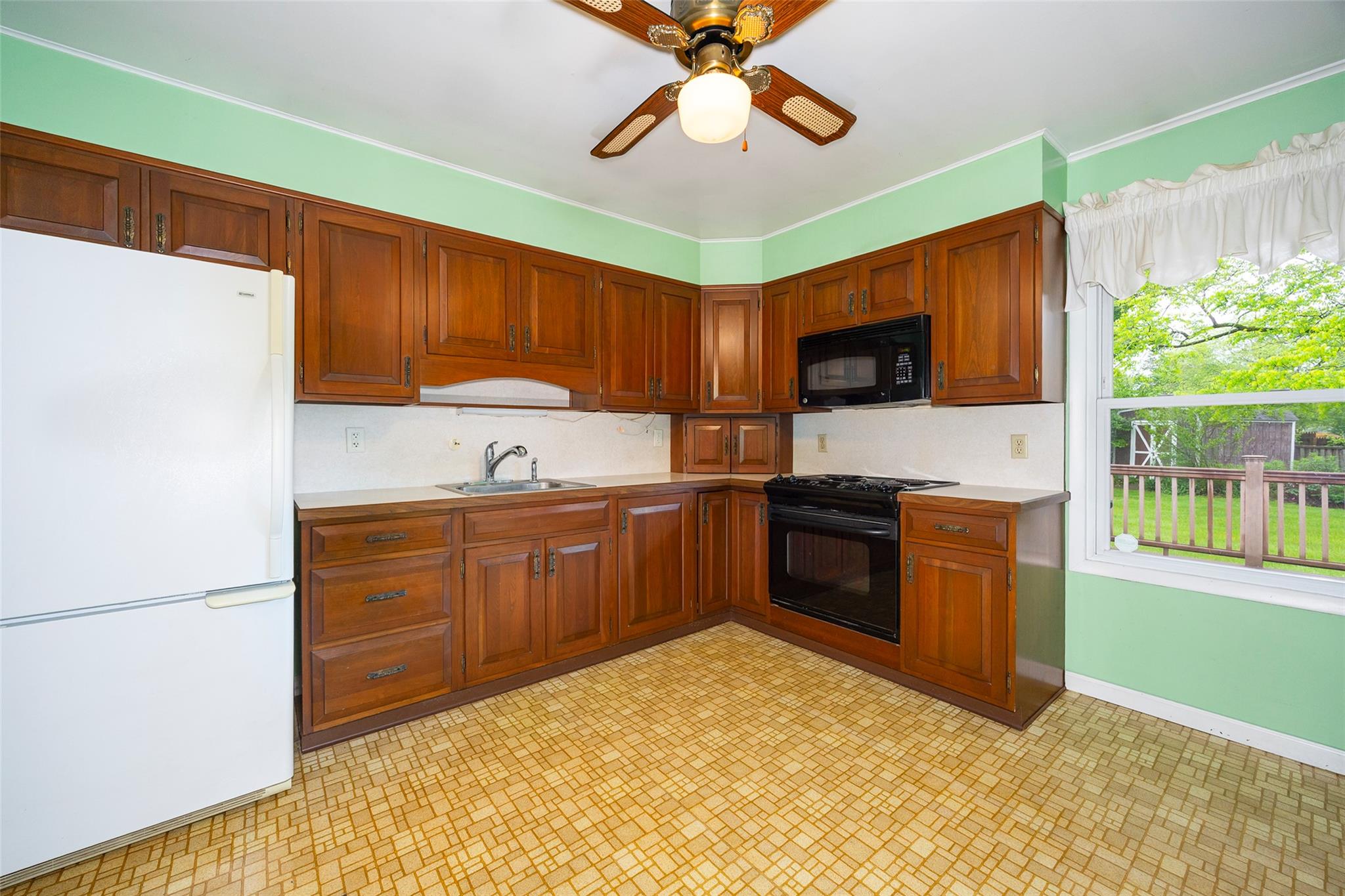 7 Sycamore Drive, Hyde Park, New York image 8