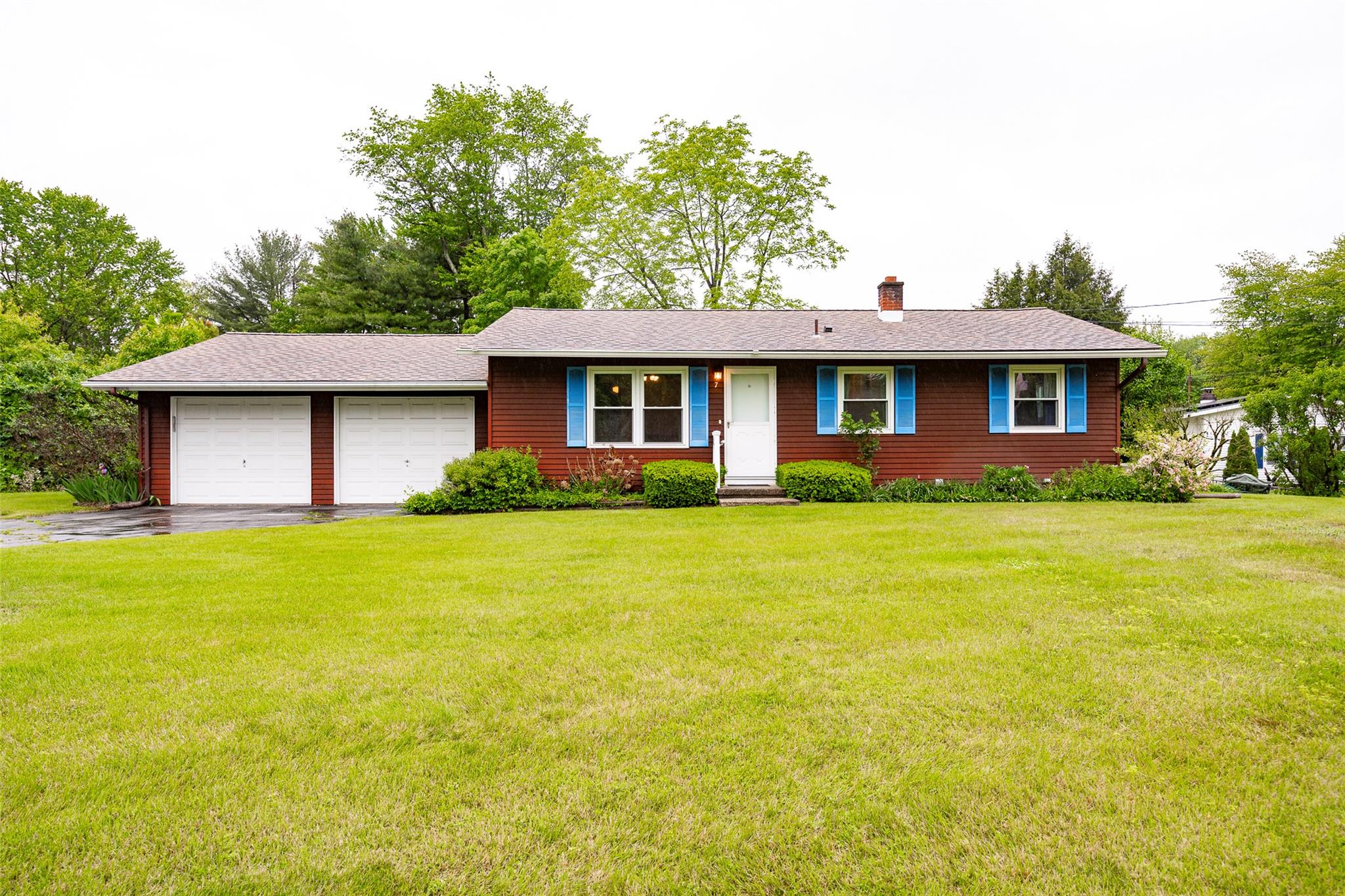 7 Sycamore Drive, Hyde Park, New York image 1