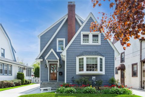 28 Willow Street Floral Park NY 11001