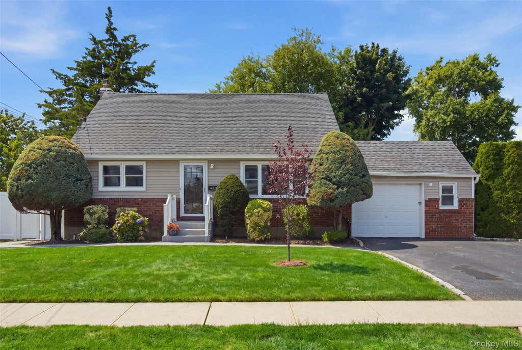 Photo of 430 Hilda Street, East Meadow, NY 11554 (MLS # 1041212)