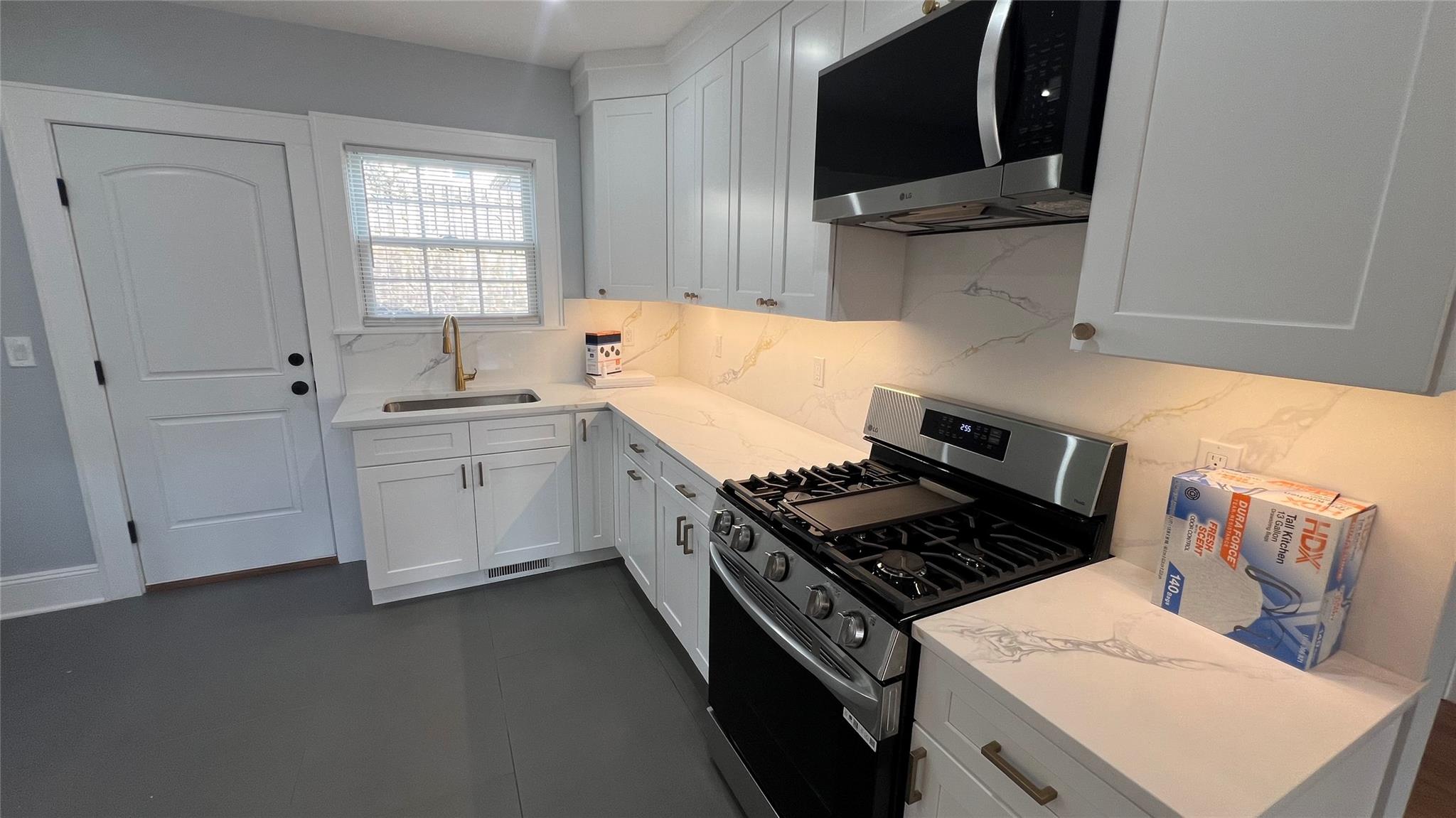 Columbus Avenue 1st Fl, West Harrison, New York - 4 Bedrooms  
3 Bathrooms  
2 Rooms - 