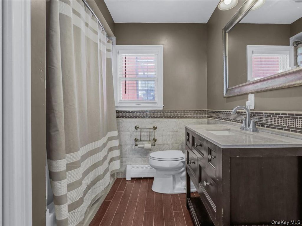 Photo of 171 Annuskemunnica Road, Babylon, NY 11702 (MLS # 992182)