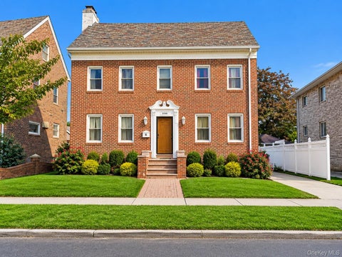 Photo of 2330 Gunther Avenue, Bronx, NY 10469 (MLS # 1066796)