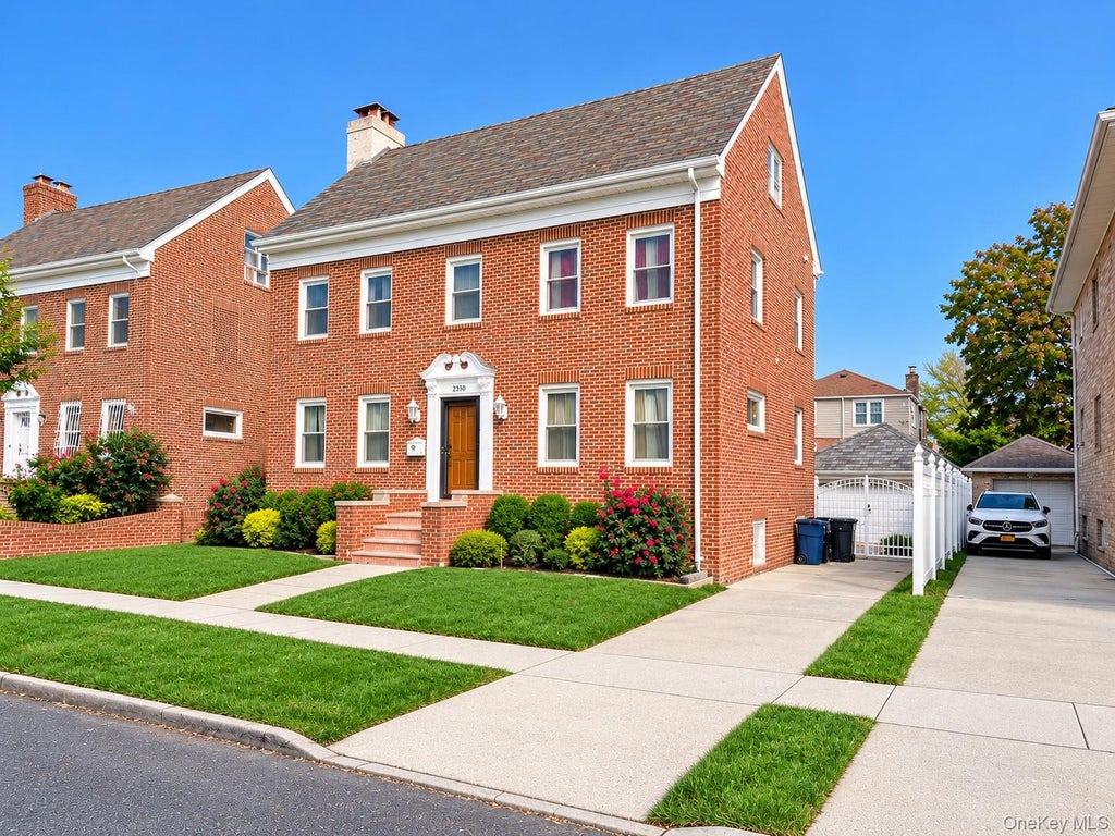 Photo of 2330 Gunther Avenue, Bronx, NY 10469 (MLS # 1066796)