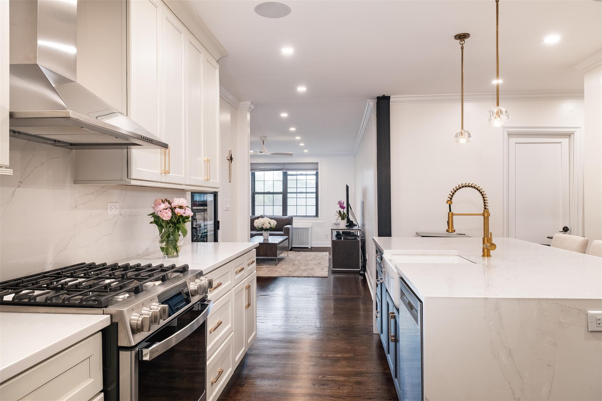 Property for Sale at Garth Road 6F 1 2, Scarsdale, New York - Bedrooms: 3 
Bathrooms: 3 
Rooms: 8  - $799,000