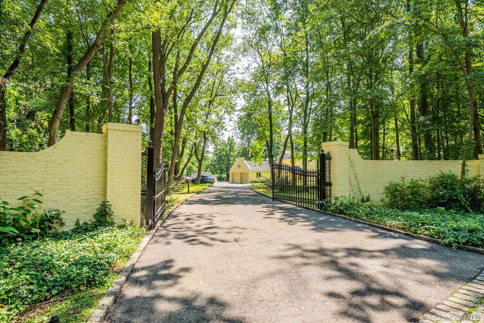 530 S Centre Island Road