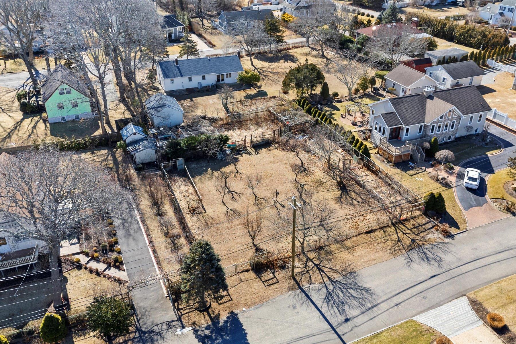 255 East Road, Southold, New York image 4