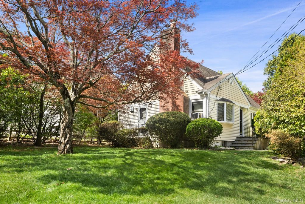 Photo of 62 highland Road, Thornwood, NY 10594 (MLS # 987013)