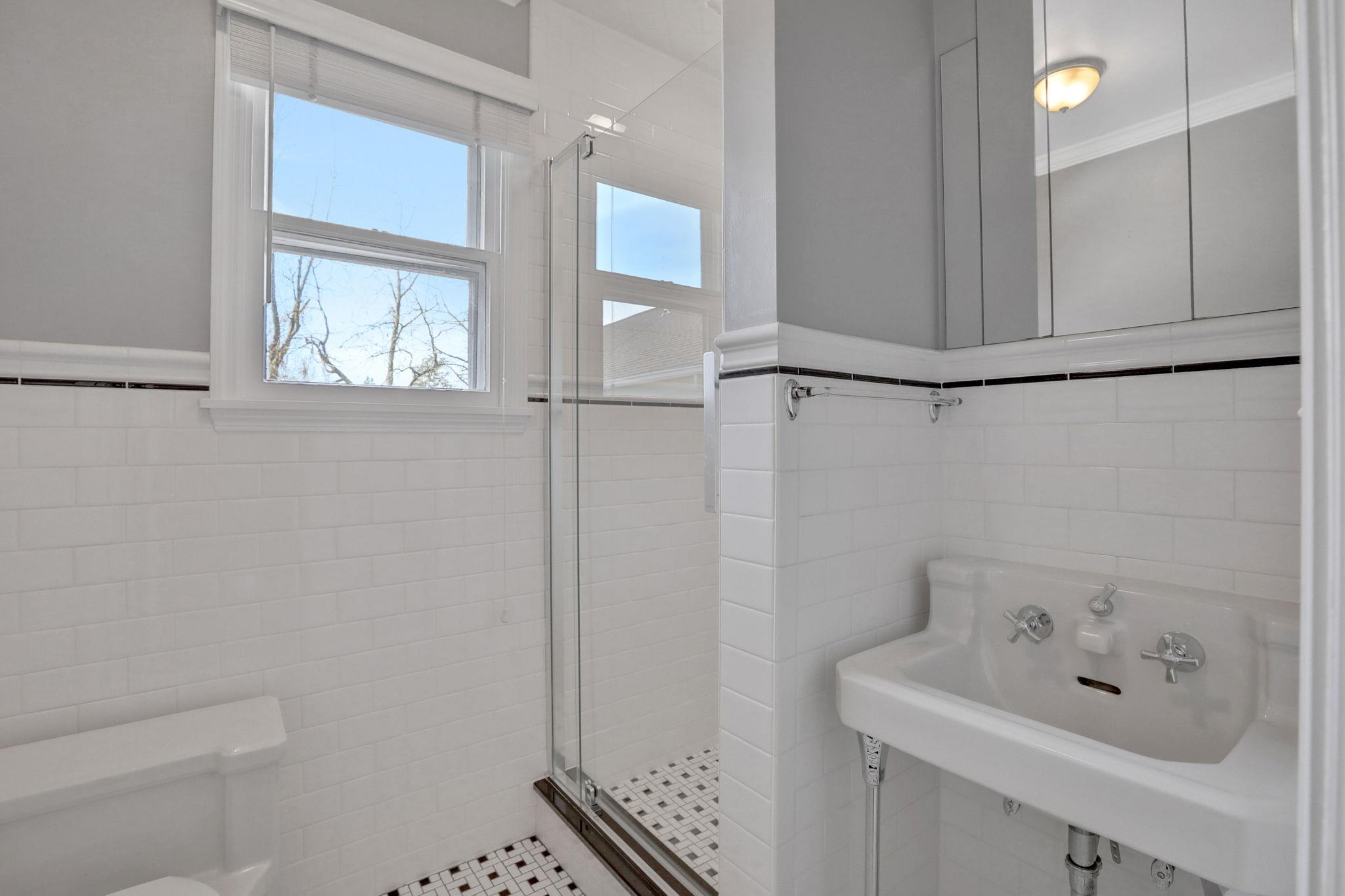 411 Albany Avenue, Kingston, New York image 22