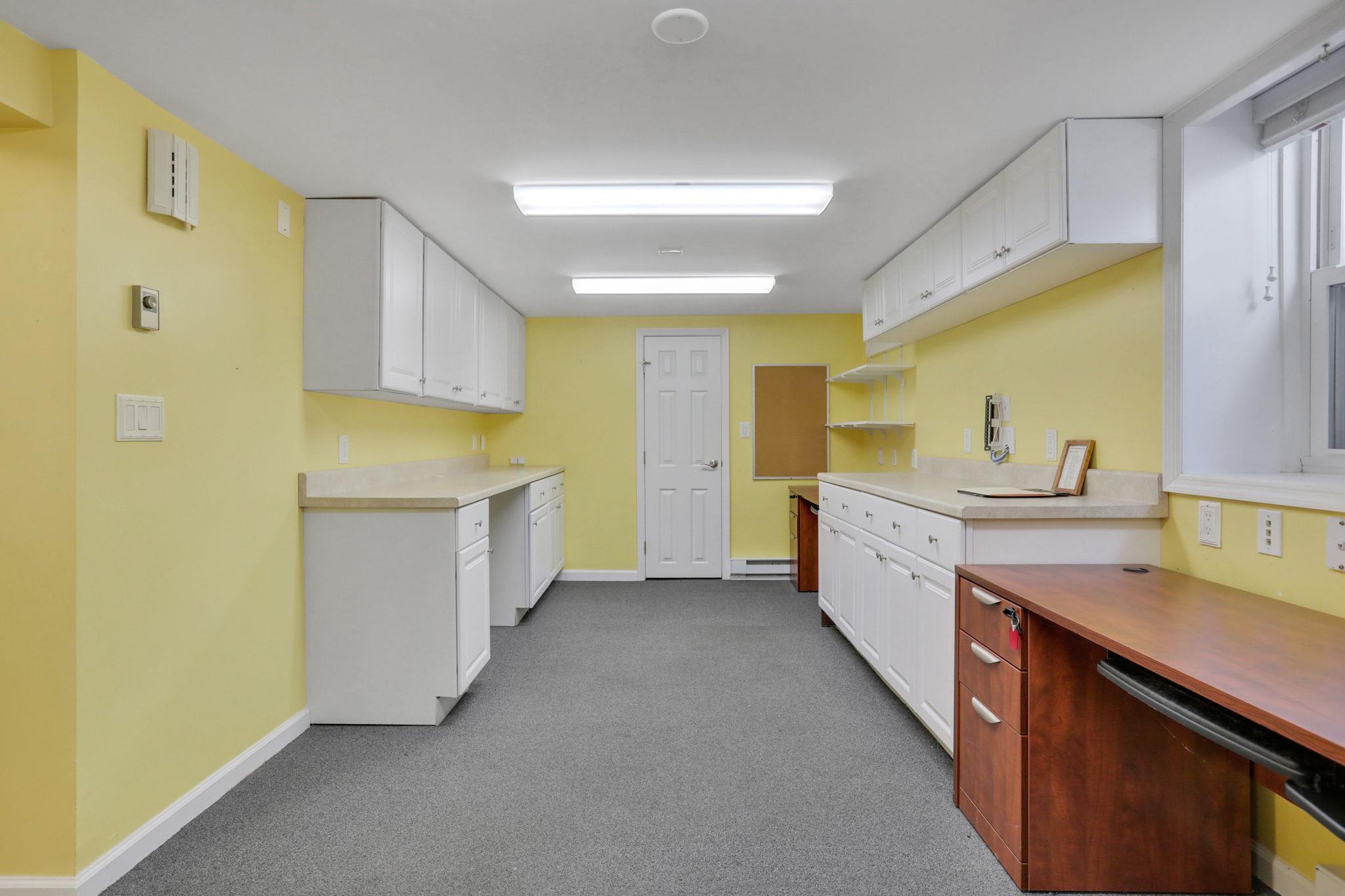 411 Albany Avenue, Kingston, New York image 42