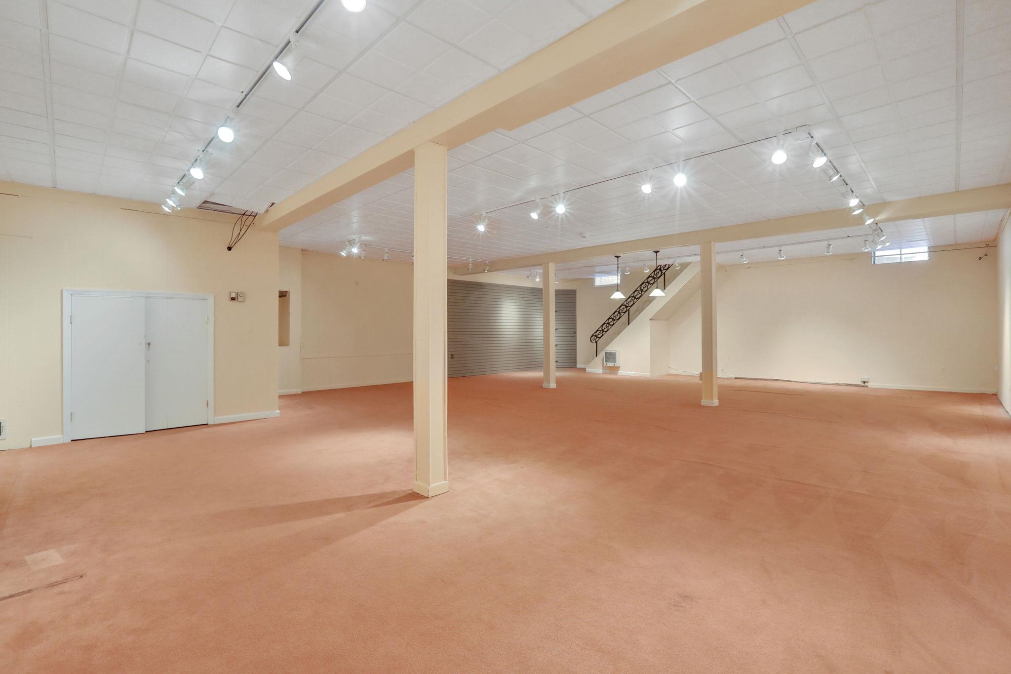 411 Albany Avenue, Kingston, New York image 44