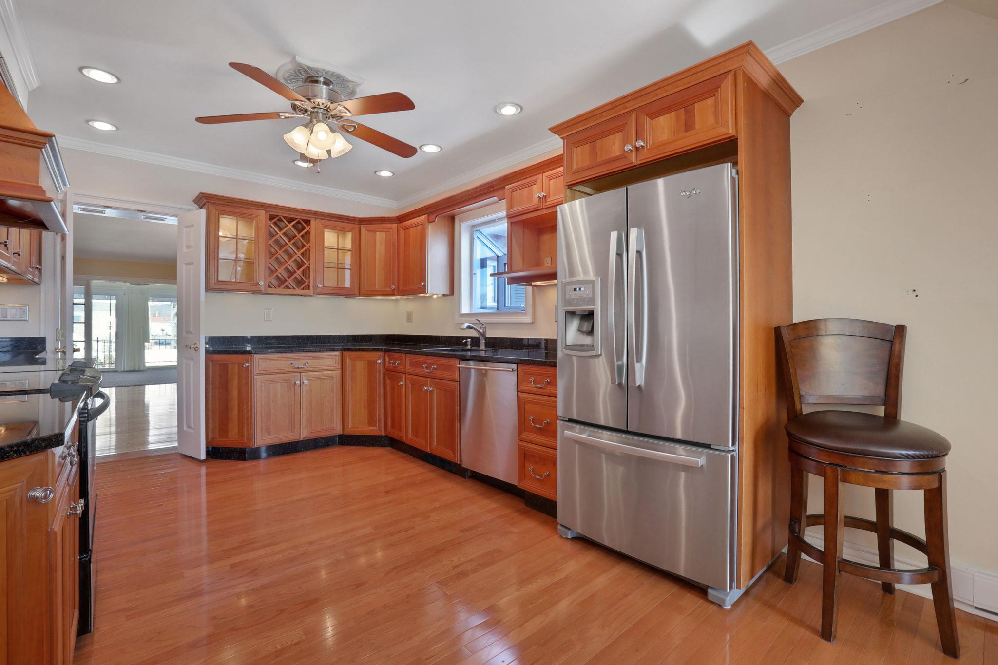 411 Albany Avenue, Kingston, New York image 29