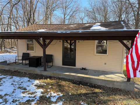 Photo of 302 Lake Road, Salisbury Mills, NY 12577 (MLS # 907857)