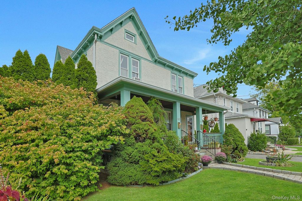 Photo of 431 Fourth Avenue, Pelham, NY 10803 (MLS # 960624)