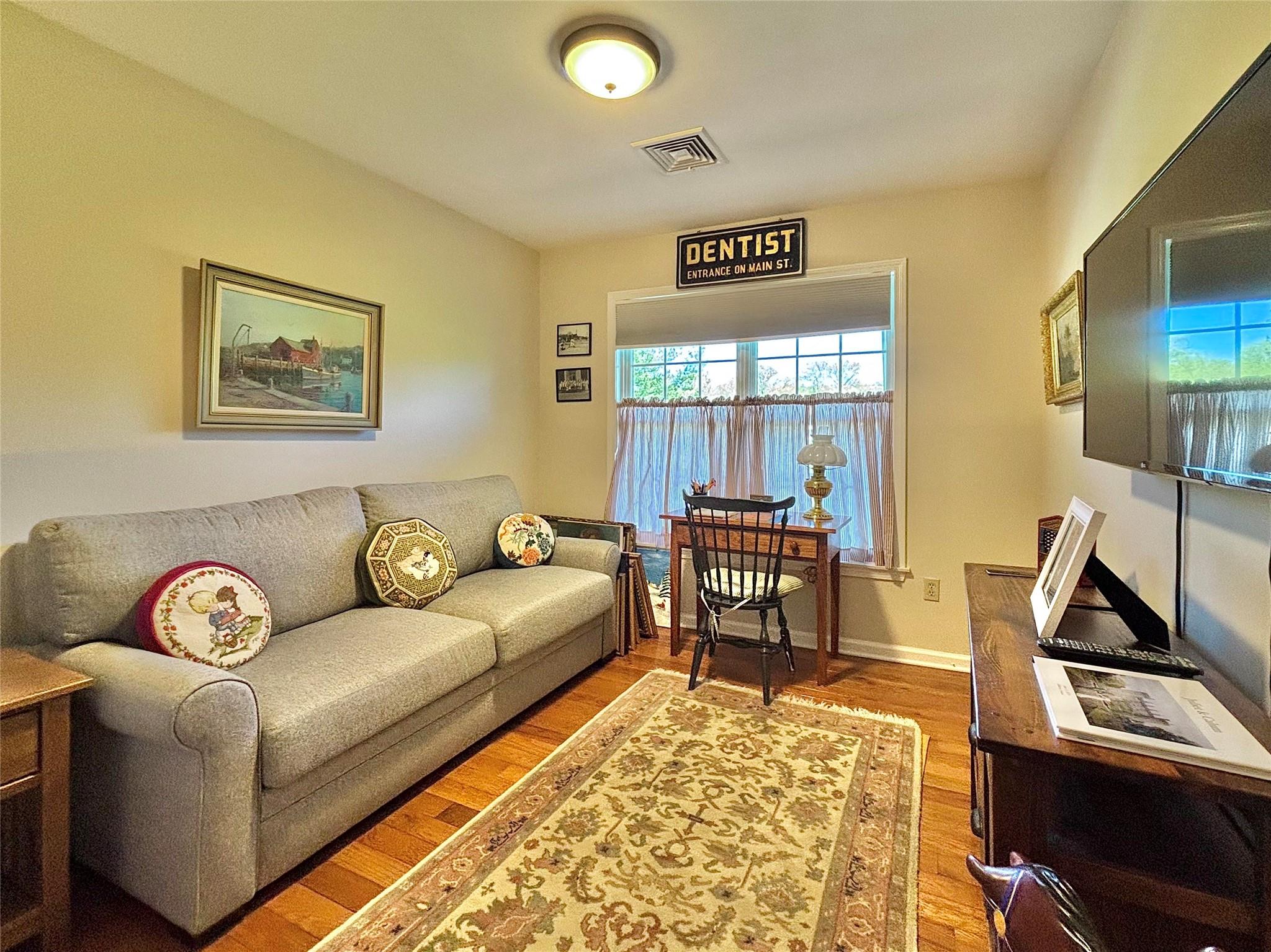 Rhinebeck, New York 12572, United States, 2 Bedrooms Bedrooms, ,3 BathroomsBathrooms,Residential,Pending,182212