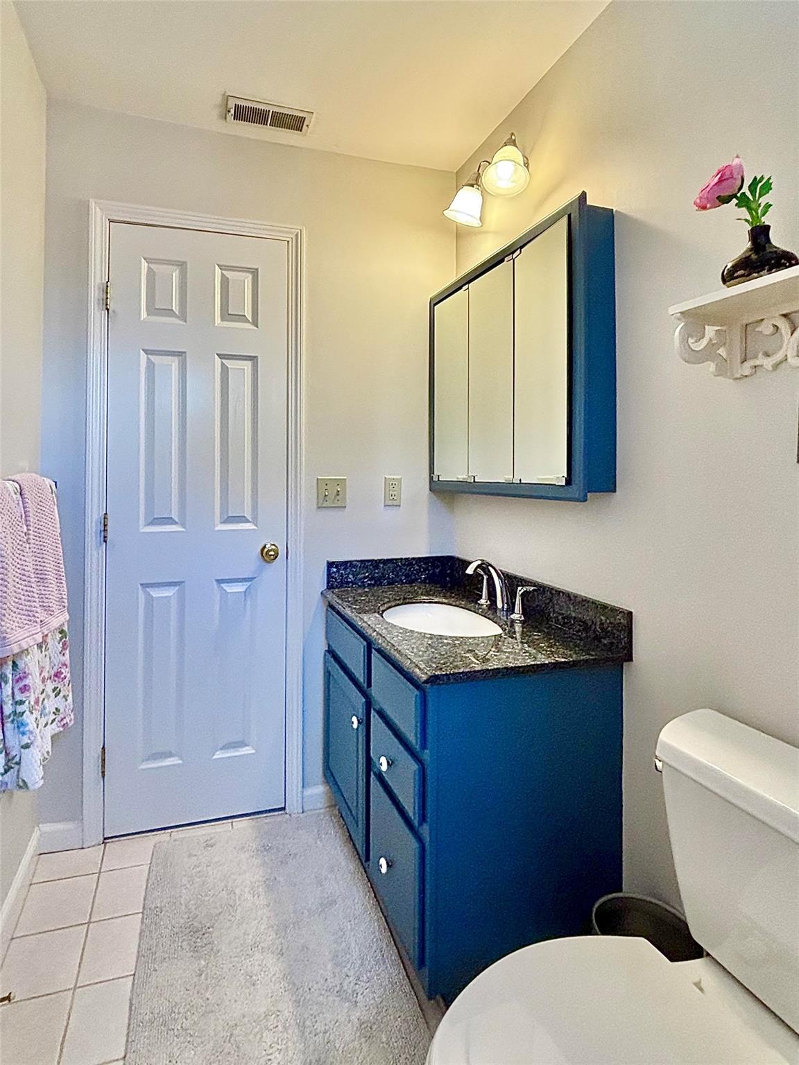 Rhinebeck, New York 12572, United States, 2 Bedrooms Bedrooms, ,3 BathroomsBathrooms,Residential,Pending,182212