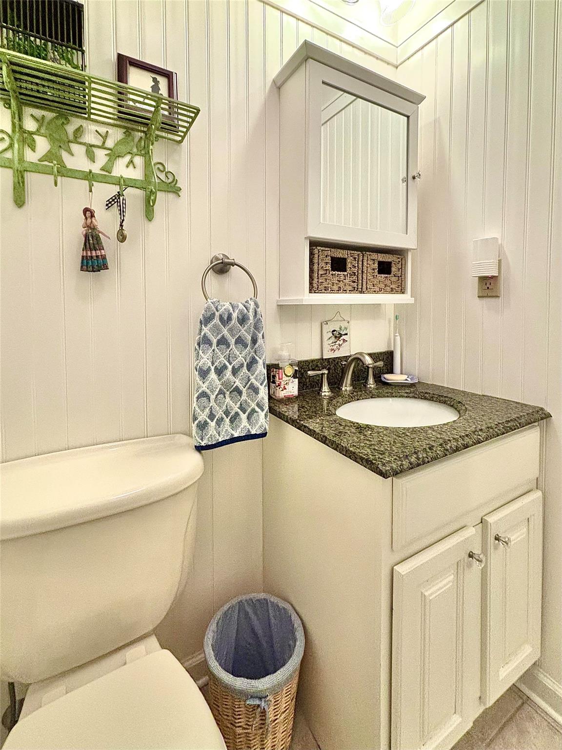 Rhinebeck, New York 12572, United States, 2 Bedrooms Bedrooms, ,3 BathroomsBathrooms,Residential,Pending,182212