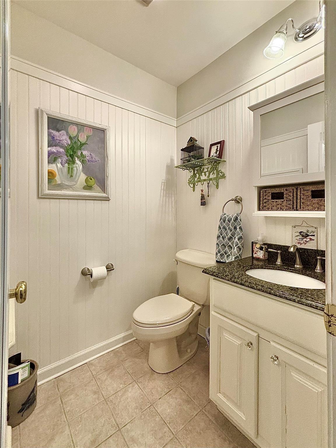 Rhinebeck, New York 12572, United States, 2 Bedrooms Bedrooms, ,3 BathroomsBathrooms,Residential,Pending,182212